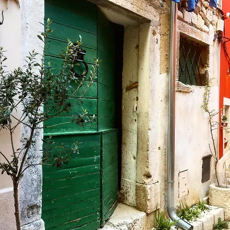 Alessia Πανσιόν